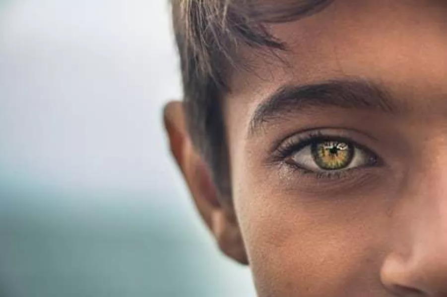 Irani Boy, Golden eye