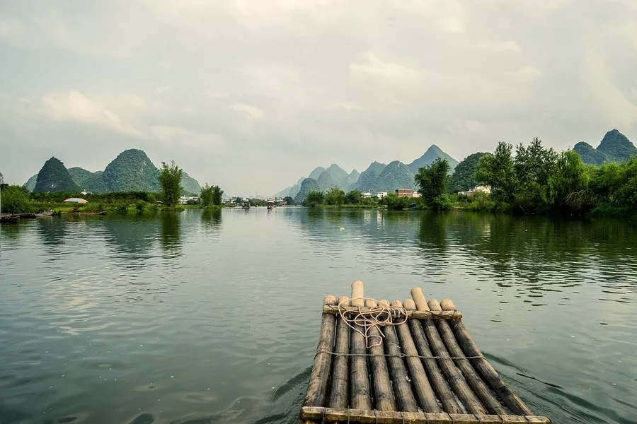 bamboo rafting in Guilin, China